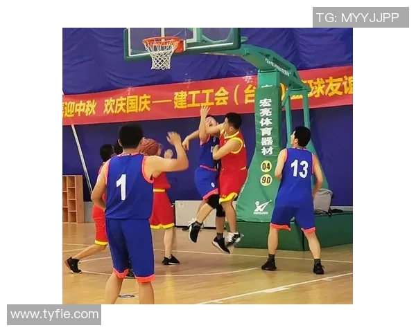 上海篮球队的拼搏之路：从低谷到巅峰的奋斗历程与荣耀回顾